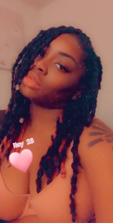 Nacktes geleaktes OnlyFans-Foto von Nola Darling