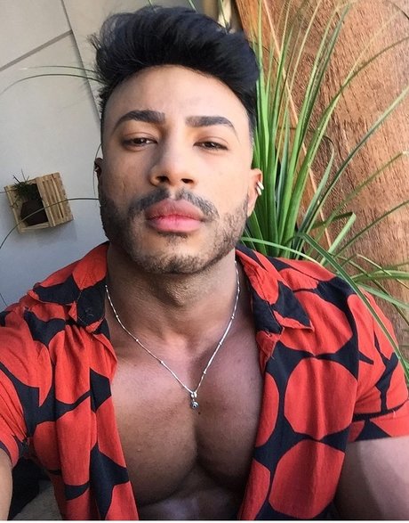 Nacktes geleaktes OnlyFans-Foto von Henry Brasil