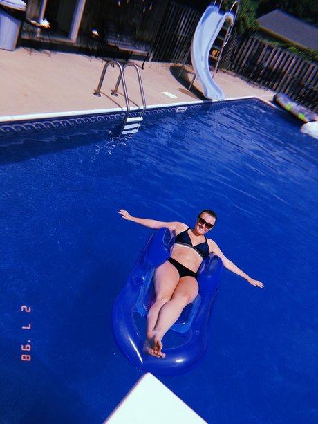 Nacktes geleaktes OnlyFans-Foto von Peachieprincess