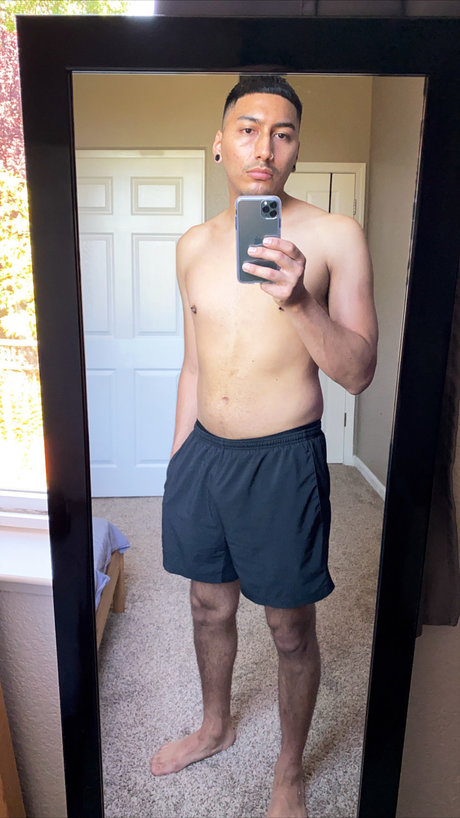 Nacktes geleaktes OnlyFans-Foto von Ozzy