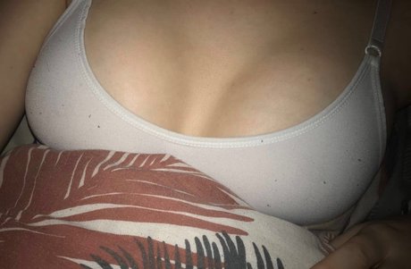 Nacktes geleaktes OnlyFans-Foto von El