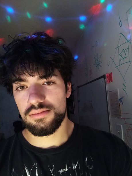 Nacktes geleaktes OnlyFans-Foto von Terrible Artist