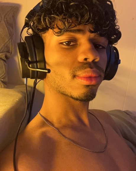 Nacktes geleaktes OnlyFans-Foto von Omnilon