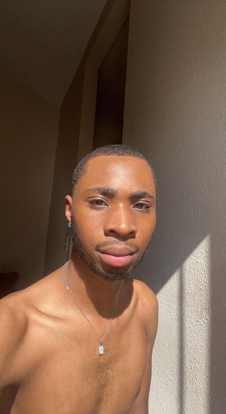 Nacktes geleaktes OnlyFans-Foto von Neil