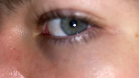 Nacktes geleaktes OnlyFans-Foto von Red