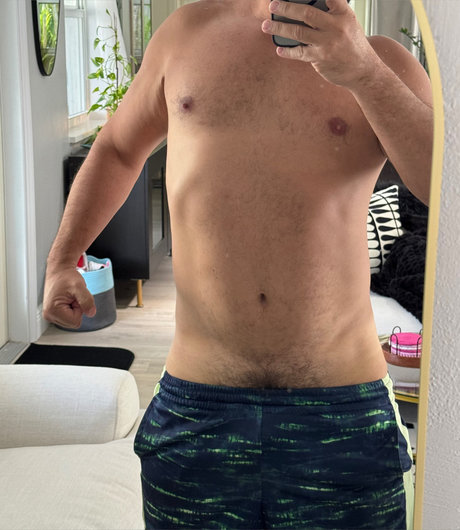 Nacktes geleaktes OnlyFans-Foto von Strong