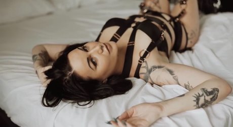 Nacktes geleaktes OnlyFans-Foto von Poppybanxx