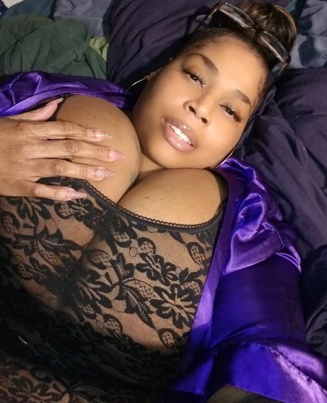 Nacktes geleaktes OnlyFans-Foto von Plussize Perfection
