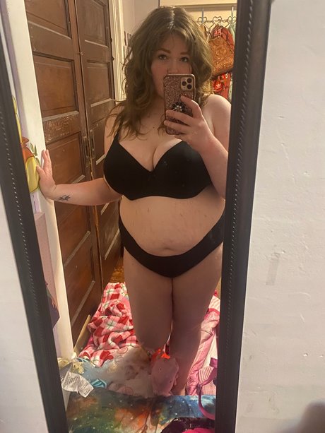 Nacktes geleaktes OnlyFans-Foto von Plumper Princess