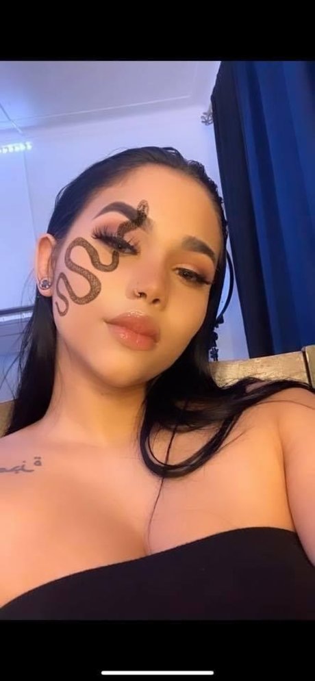 Nacktes geleaktes OnlyFans-Foto von Playgirl 
