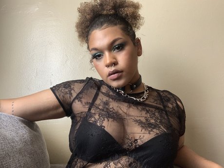 Nacktes geleaktes OnlyFans-Foto von Pissunderstood