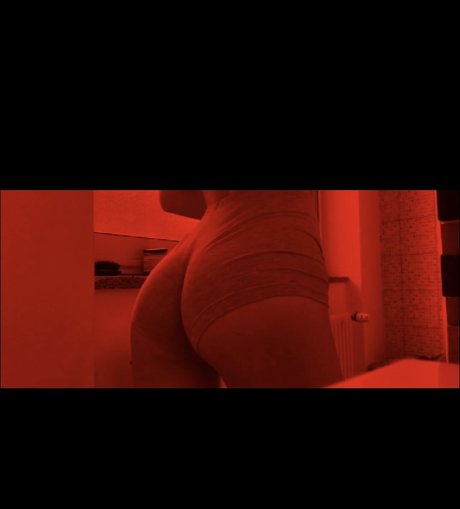 Nacktes geleaktes OnlyFans-Foto von Petite Milou