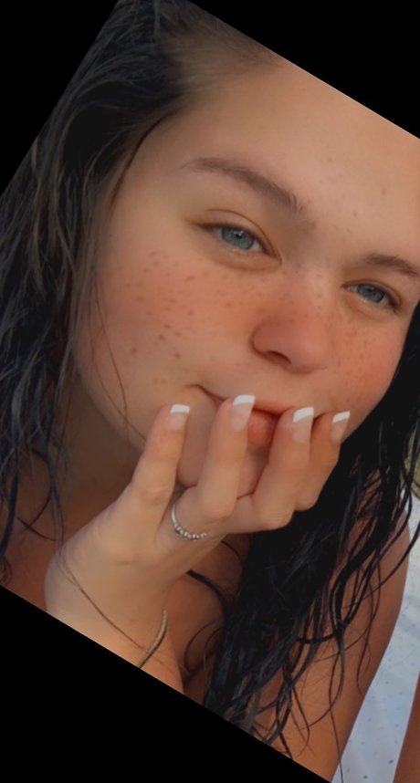 Nacktes geleaktes OnlyFans-Foto von Ravenxoxo