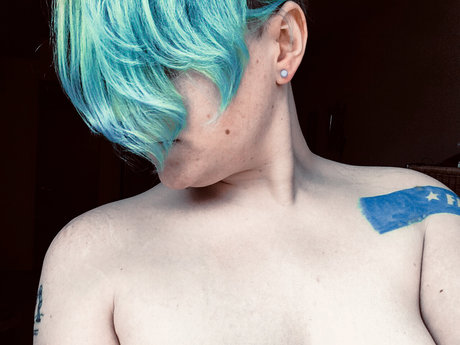 Nacktes geleaktes OnlyFans-Foto von Rae Cosmos
