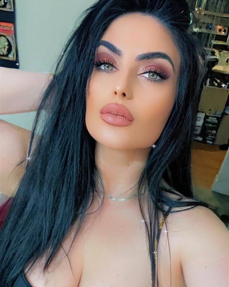 Nacktes geleaktes OnlyFans-Foto von Queenofpersia