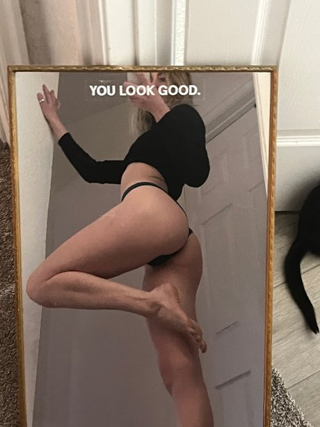 Nacktes geleaktes OnlyFans-Foto von Bella