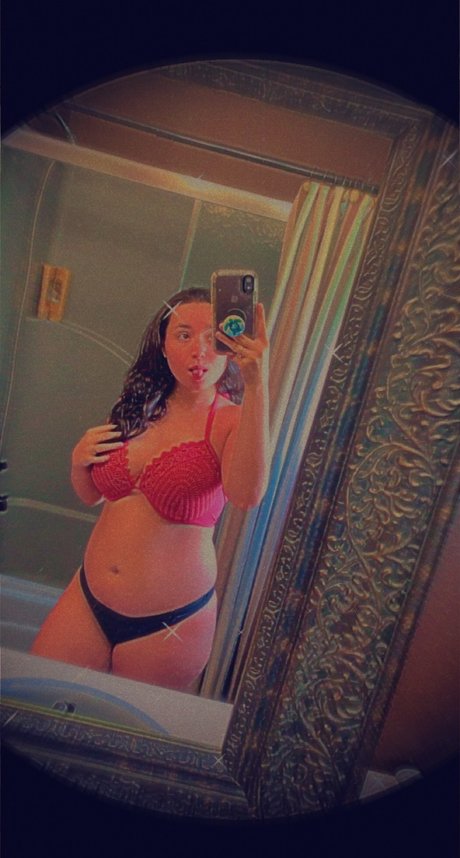 Nacktes geleaktes OnlyFans-Foto von Allie