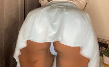 Nacktes geleaktes OnlyFans-Foto von Peach