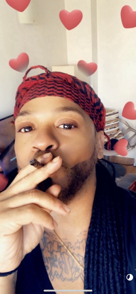 Nacktes geleaktes OnlyFans-Foto von Qlovebug