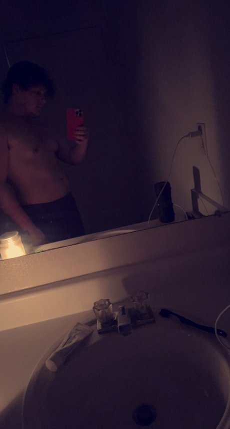 Nacktes geleaktes OnlyFans-Foto von Tj