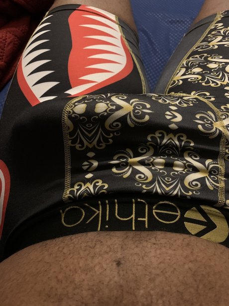 Nacktes geleaktes OnlyFans-Foto von Pussythroatexperience