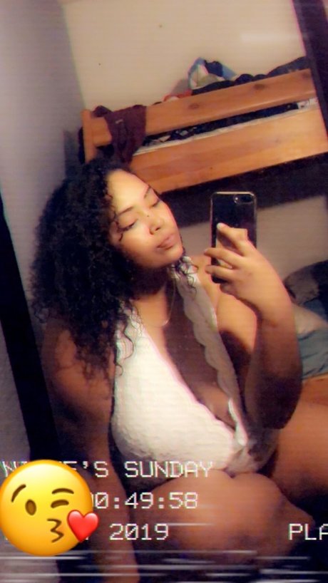 Nacktes geleaktes OnlyFans-Foto von Deebabyyy