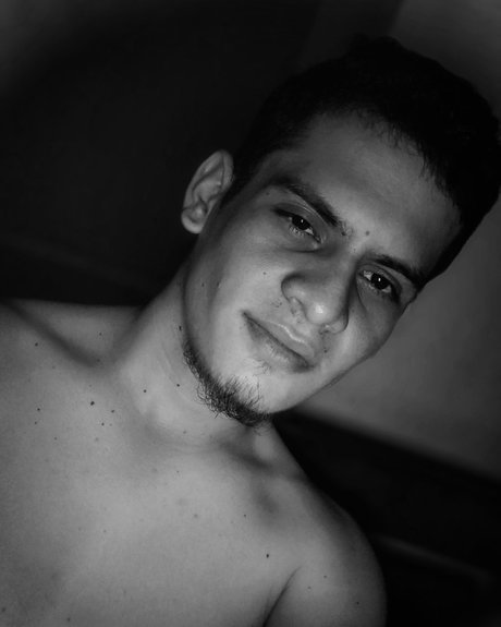 Nacktes geleaktes OnlyFans-Foto von Luis Puentes