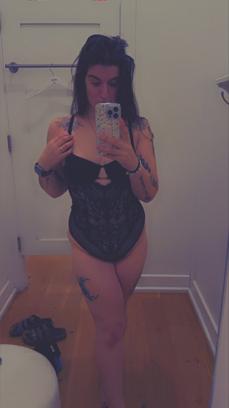 Nacktes geleaktes OnlyFans-Foto von Miss M