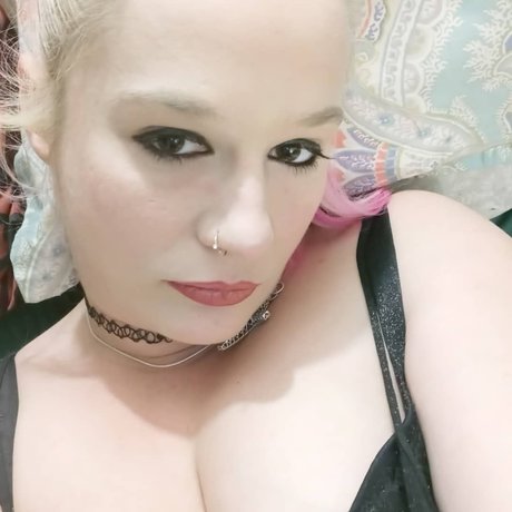 Nacktes geleaktes OnlyFans-Foto von Alexis Blaze