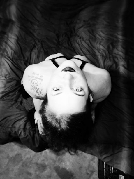 Nacktes geleaktes OnlyFans-Foto von Riot95
