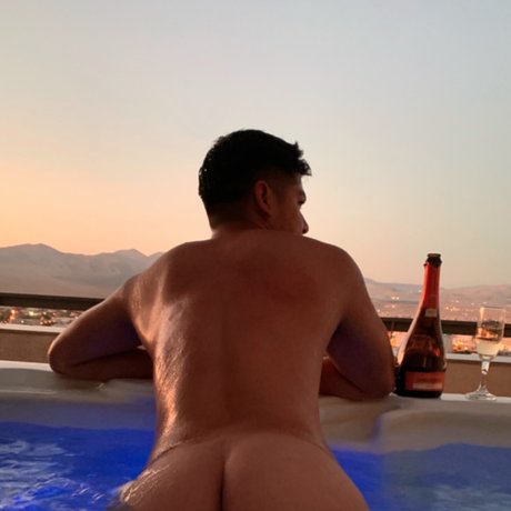 Nacktes geleaktes OnlyFans-Foto von Rigo Delgado