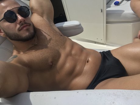Nacktes geleaktes OnlyFans-Foto von Ricky Ricco
