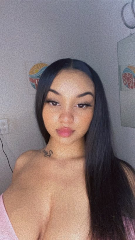 Nacktes geleaktes OnlyFans-Foto von Skyy