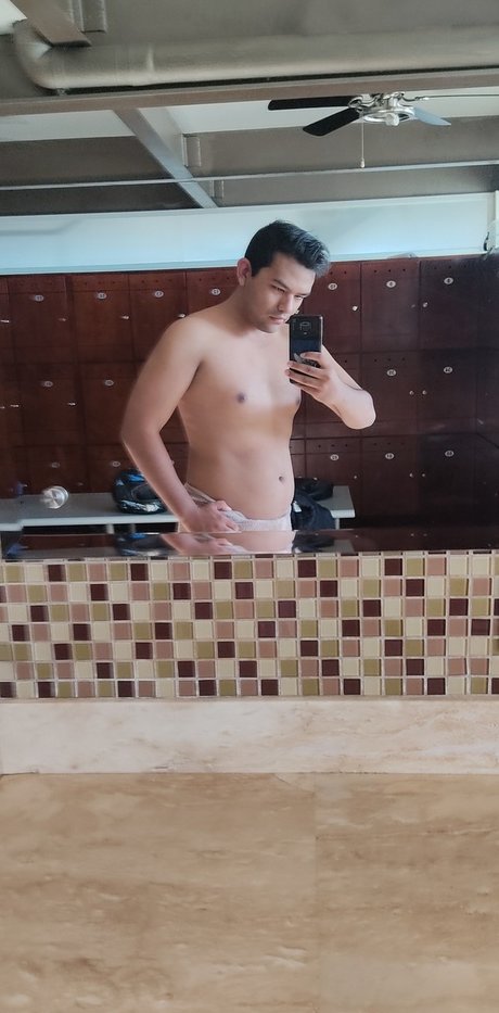 Nacktes geleaktes OnlyFans-Foto von Rey Eduardo