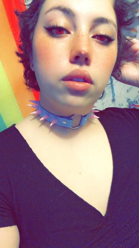 Nacktes geleaktes OnlyFans-Foto von Reina Rayann