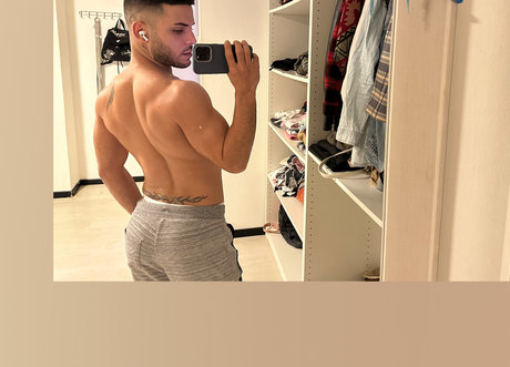Nacktes geleaktes OnlyFans-Foto von Rami