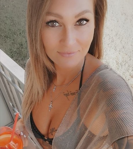 Nacktes geleaktes OnlyFans-Foto von Raissaeffe