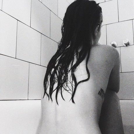 Nacktes geleaktes OnlyFans-Foto von Rainy