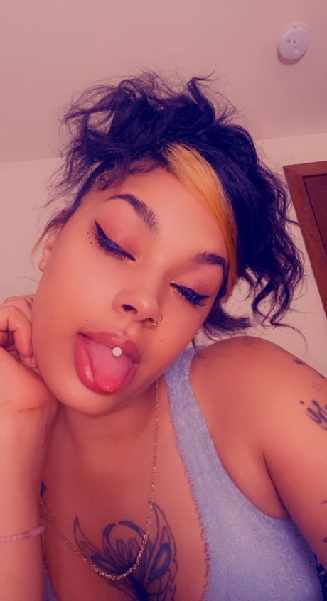 Nacktes geleaktes OnlyFans-Foto von Rain