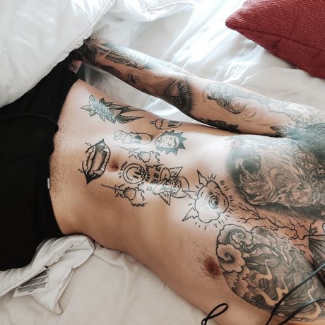 Nacktes geleaktes OnlyFans-Foto von Mateo Vsquez Tattoo