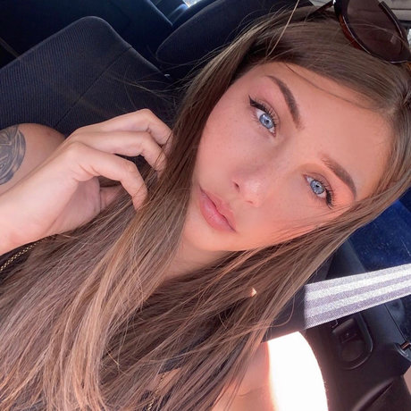 Nacktes geleaktes OnlyFans-Foto von Manuela Elena 