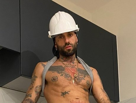 Nacktes geleaktes OnlyFans-Foto von Axel Canon