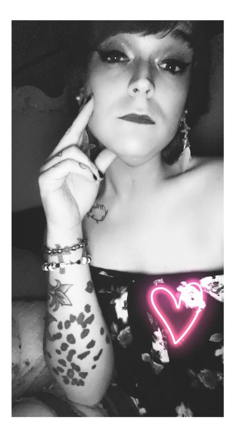 Nacktes geleaktes OnlyFans-Foto von Aria Monroe