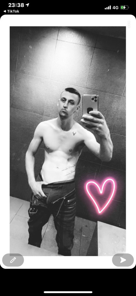 Nacktes geleaktes OnlyFans-Foto von Robert