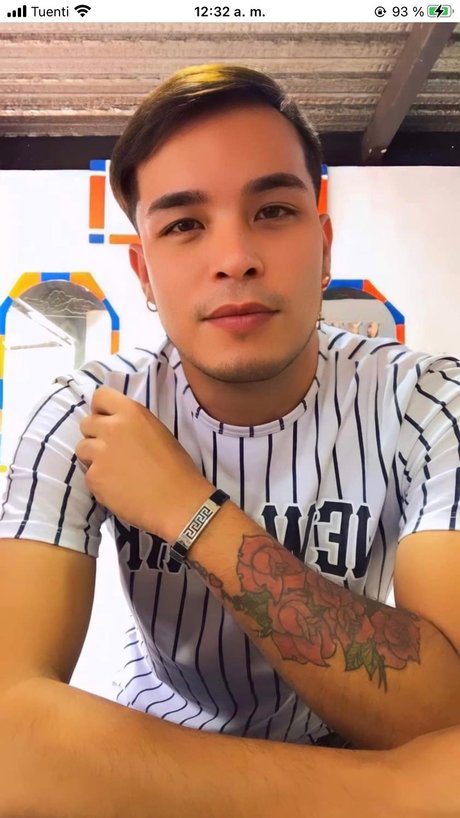Nacktes geleaktes OnlyFans-Foto von Roger Delgado