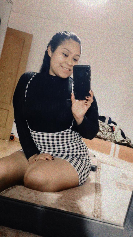 Nacktes geleaktes OnlyFans-Foto von Paola