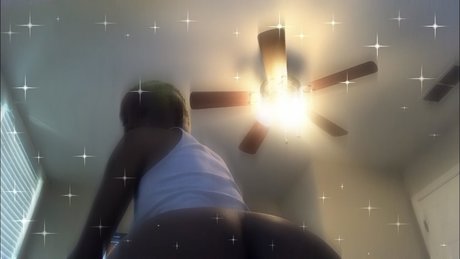 Nacktes geleaktes OnlyFans-Foto von Mars