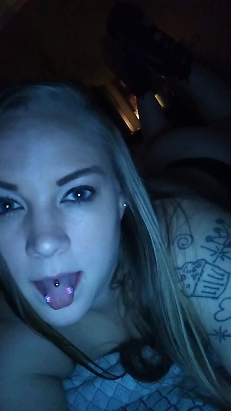 Nacktes geleaktes OnlyFans-Foto von Marilyn Kash