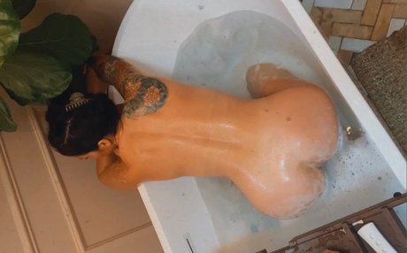 Nacktes geleaktes OnlyFans-Foto von Anitafitmom