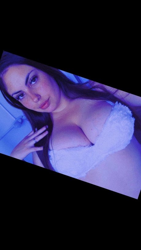 Nacktes geleaktes OnlyFans-Foto von Mica